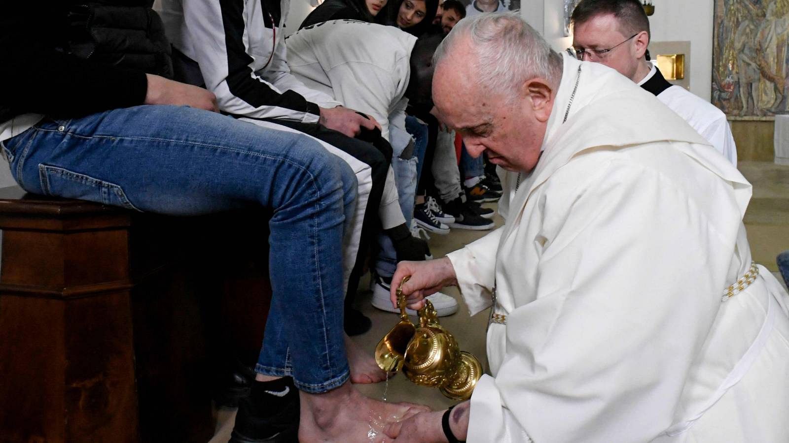 El papa cumple con su agenda en Semana Santa una semana después de su hospitalización