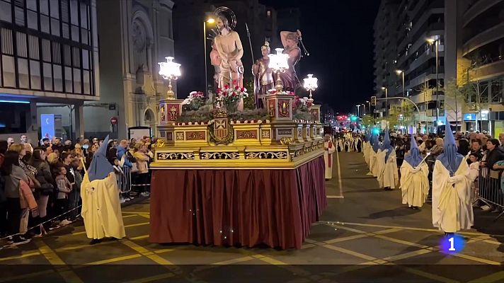L'Informatiu - Milers de persones a les processons