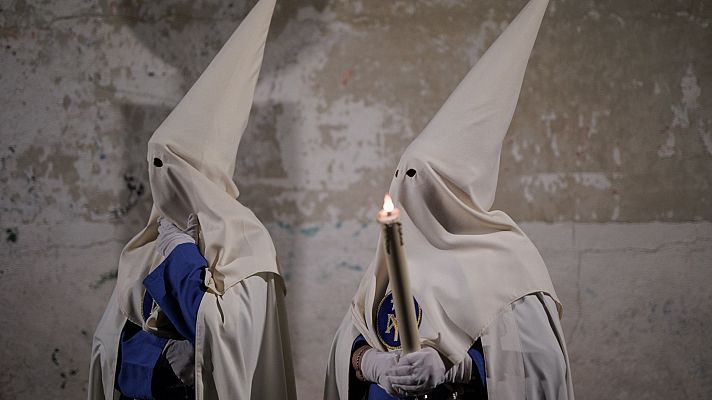 Telediario Fin de Semana - Las procesiones vuelven a llenar las calles este Sábado Santo