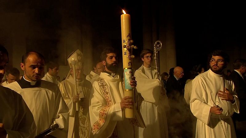 Semana Santa 2023 - Santos Oficios: Triduo Pascual. Celebración de la Vigilia Pascual en la resurrección del Señor - ver ahora