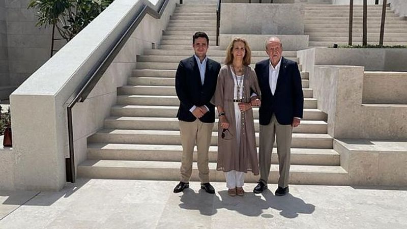 Juan Carlos, la infanta Elena y Froilán, juntos en Abu Dabi 