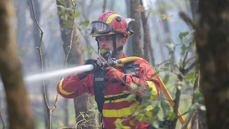 Estabilizado el incendio de Las Regueras, en Asturias