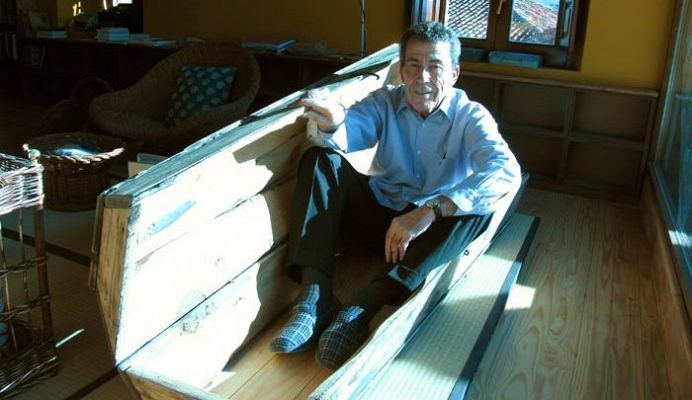 Hablando claro - Sánchez Dragó echaba la siesta en un ataúd para recordar que somos mortales