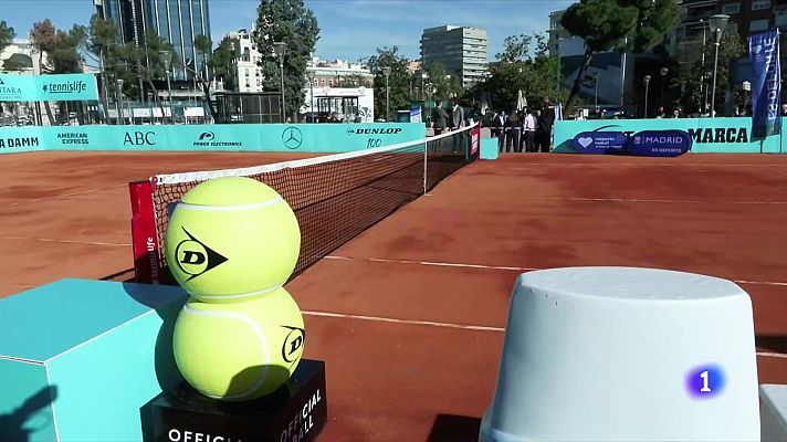 Telediario 1 - Una pista de tierra batida en Colón, el aperitivo para el Mutua Madrid Open