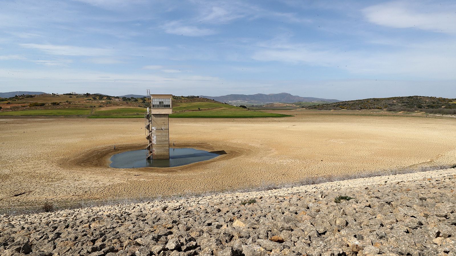 La falta de lluvia vuelve a limitar el uso de agua