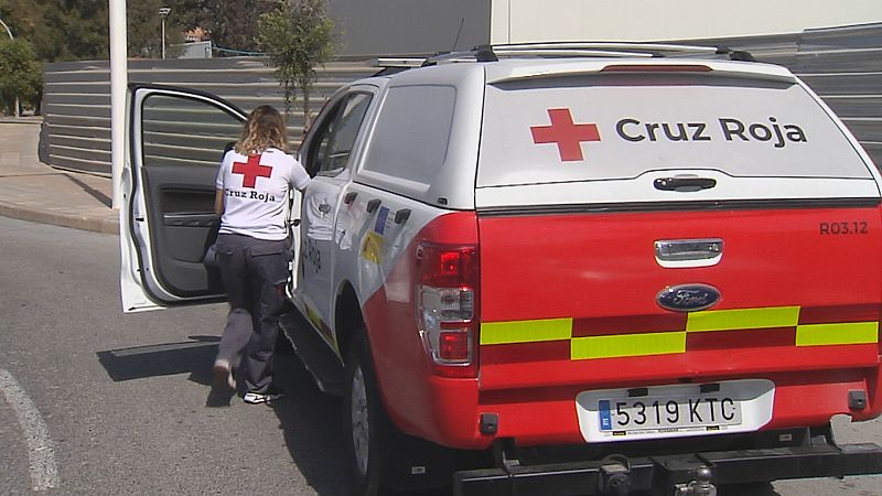 Llega una patera a Alicante con 43 inmigrantes a bordo