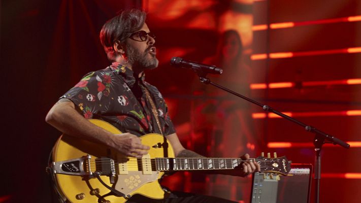 Cover Night - One Man Rocks improvisa junto a Ruth Lorenzo y Chanel