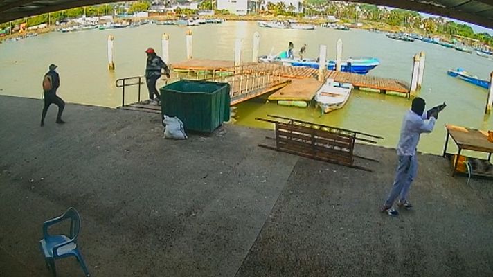 Telediario 2 - La violencia entre cárteles de la droga deja nueve muertos en un tiroteo indiscriminado en Ecuador