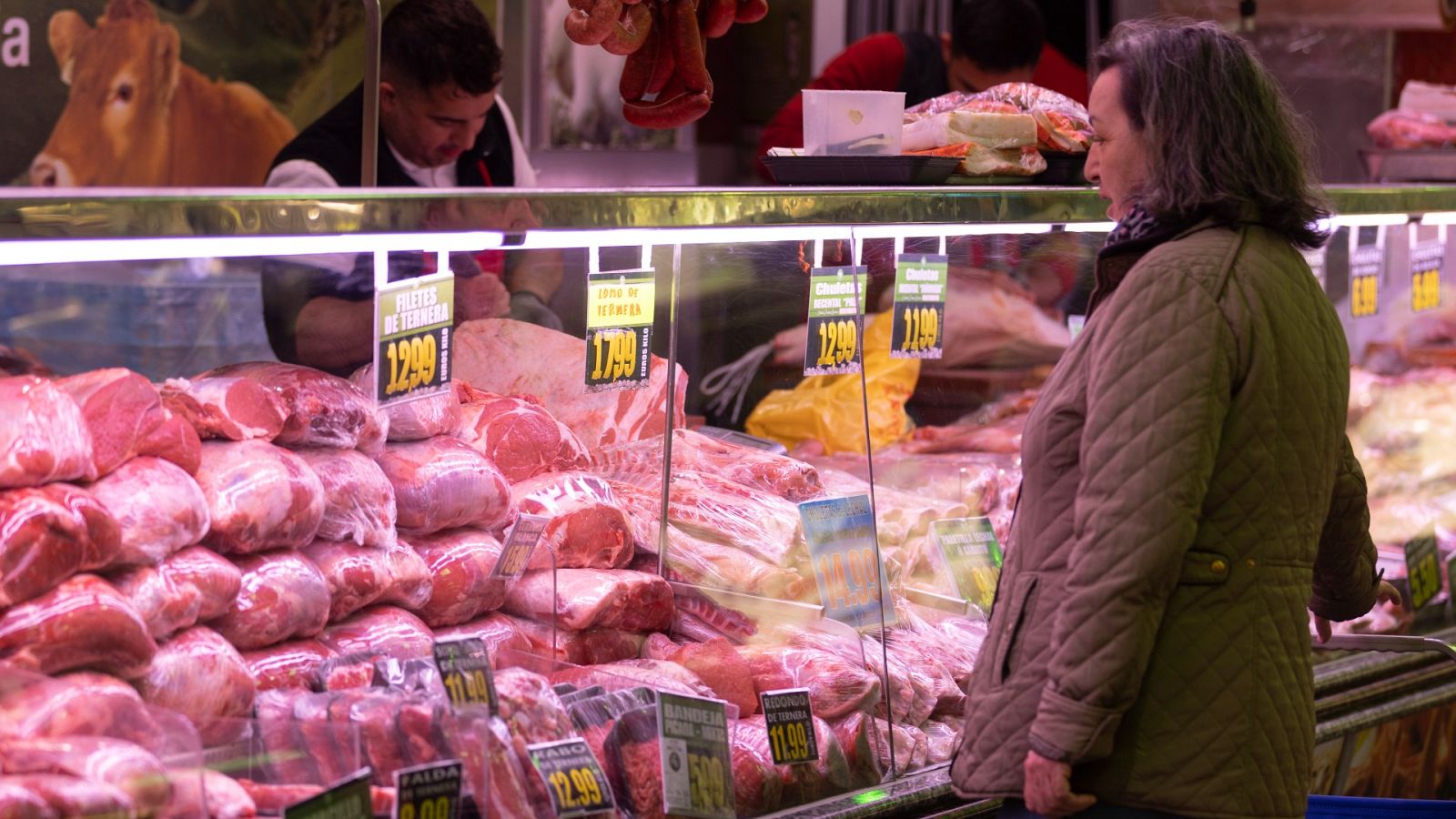 En un escenario de subida de precios, el número de hogares con dificultades para ahorrar ha pasado del 60% en 2020 al 73% en 2022, según la OCU, y cada vez más familias tienen problemas para llegar a final de mes.