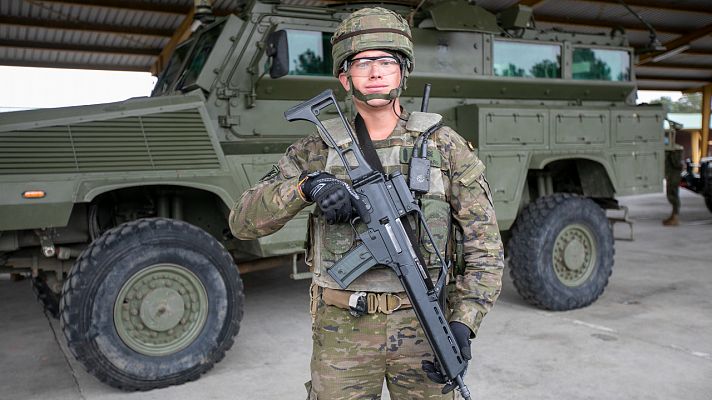 Telediario 1 - El ministerio de Defensa elimina la altura mínima para alistarse en el ejército