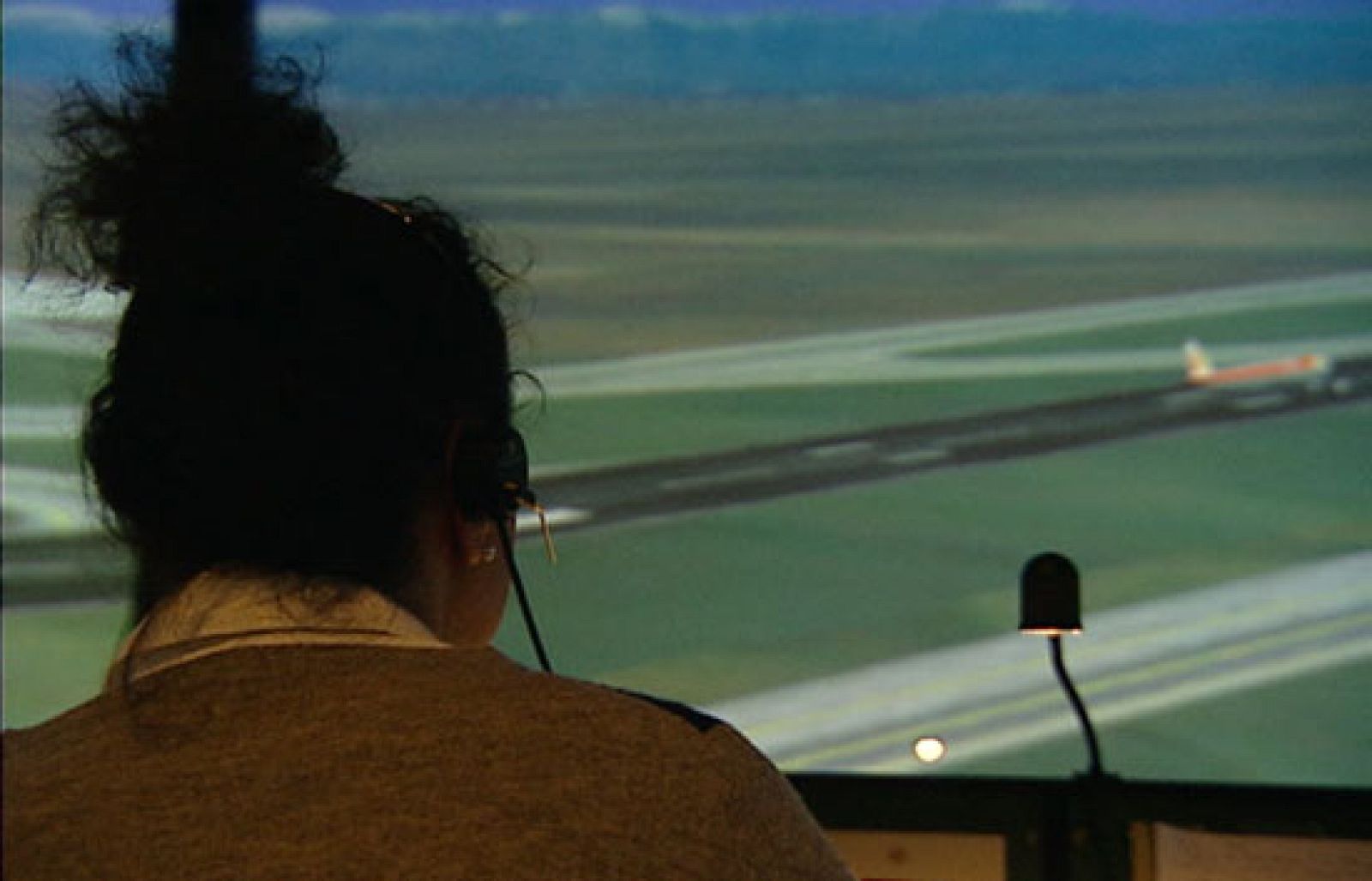 Además del rechazo, el sindicato de controladores USCA ha anunciado que recurrirá la medida aprobada por el Gobierno | Ver