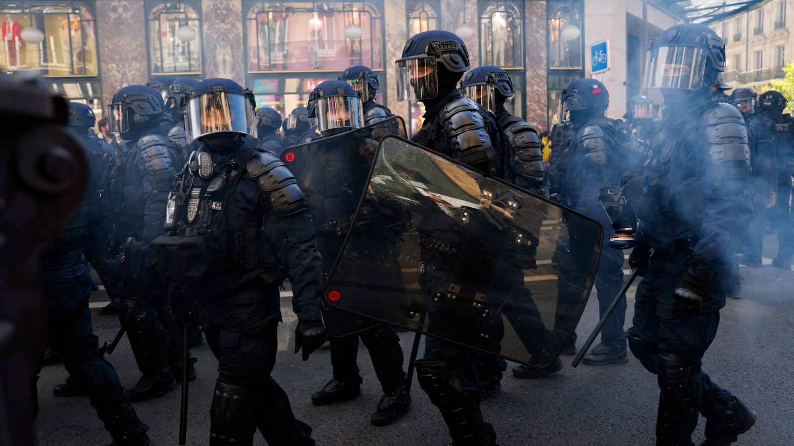 La violencia irrumpe en las manifestaciones francesas de la mano de los 'Black Blocs'