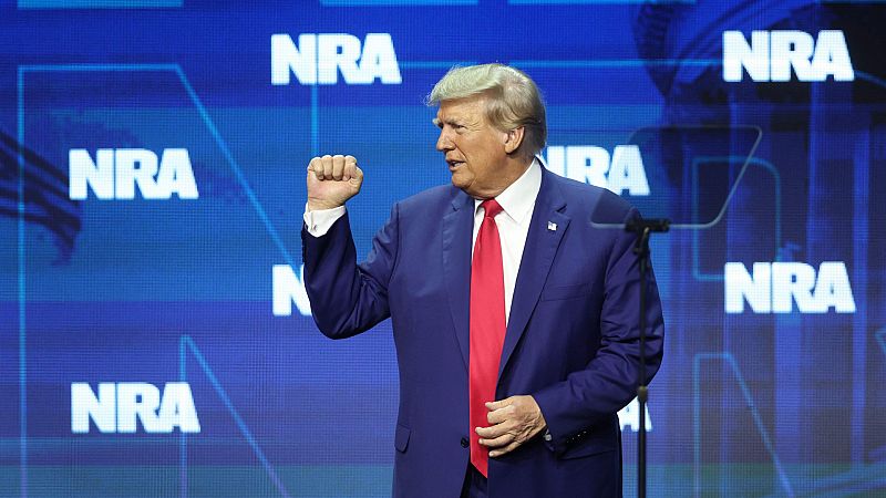 Trump y otros aspirantes a las primarias republicanas participan en la reuni�n anual de la Asociaci�n Nacional del Rifle