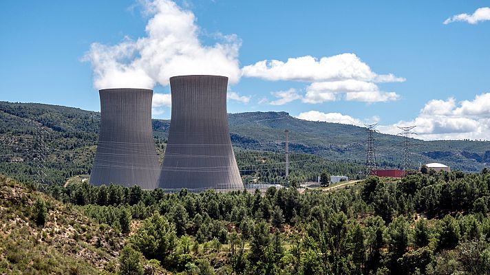 Telediario Fin de Semana - España mantiene cinco centrales nucleares activas y siete reactores