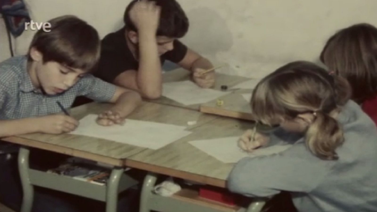 Arxiu TVE Catalunya - Parlament - En vigor la Llei de Normalització Lingüística