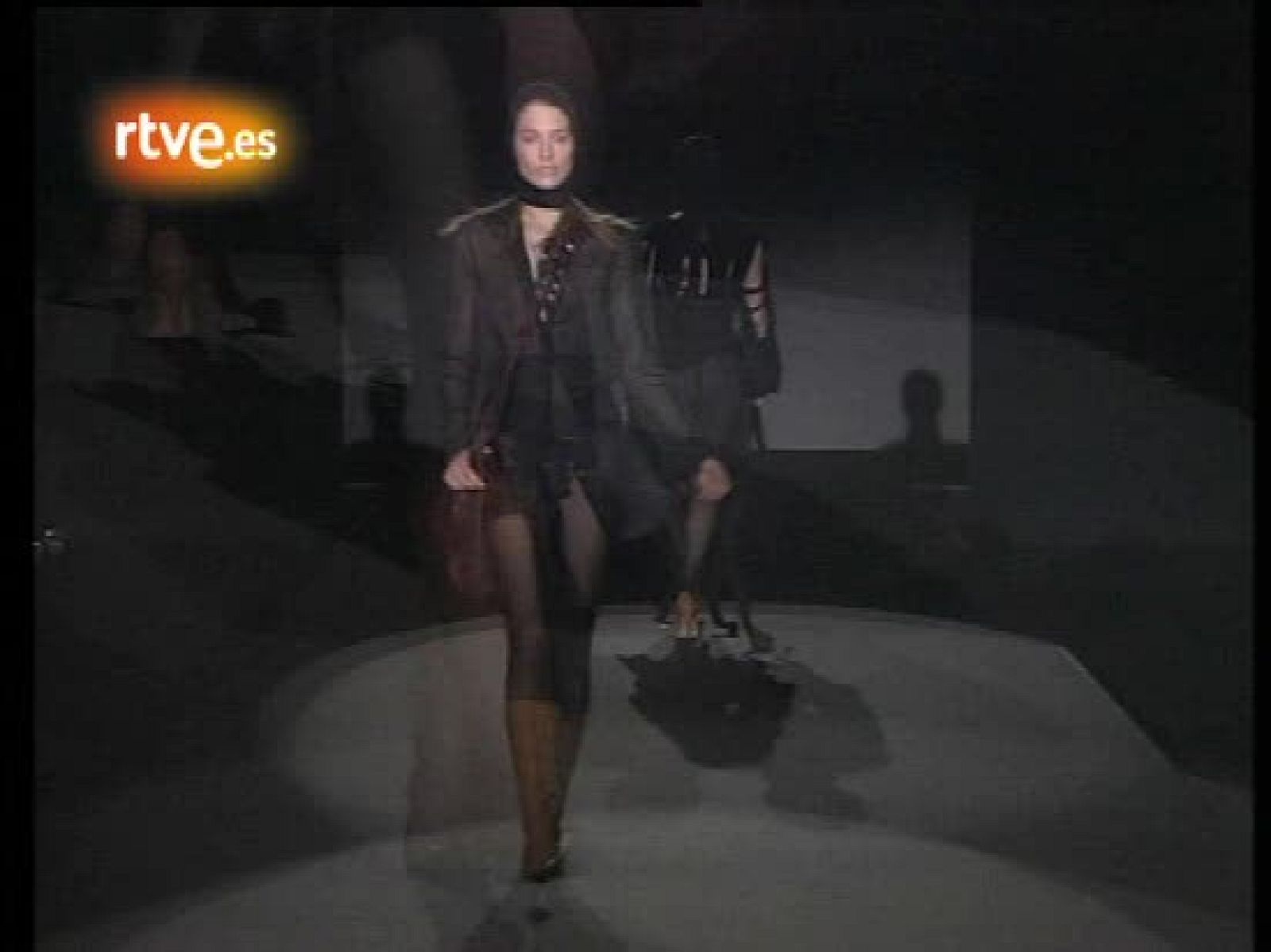 Propuestas de riesgo de los jóvenes diseñadores - Fue noticia en el Archivo de RTVE | Ver