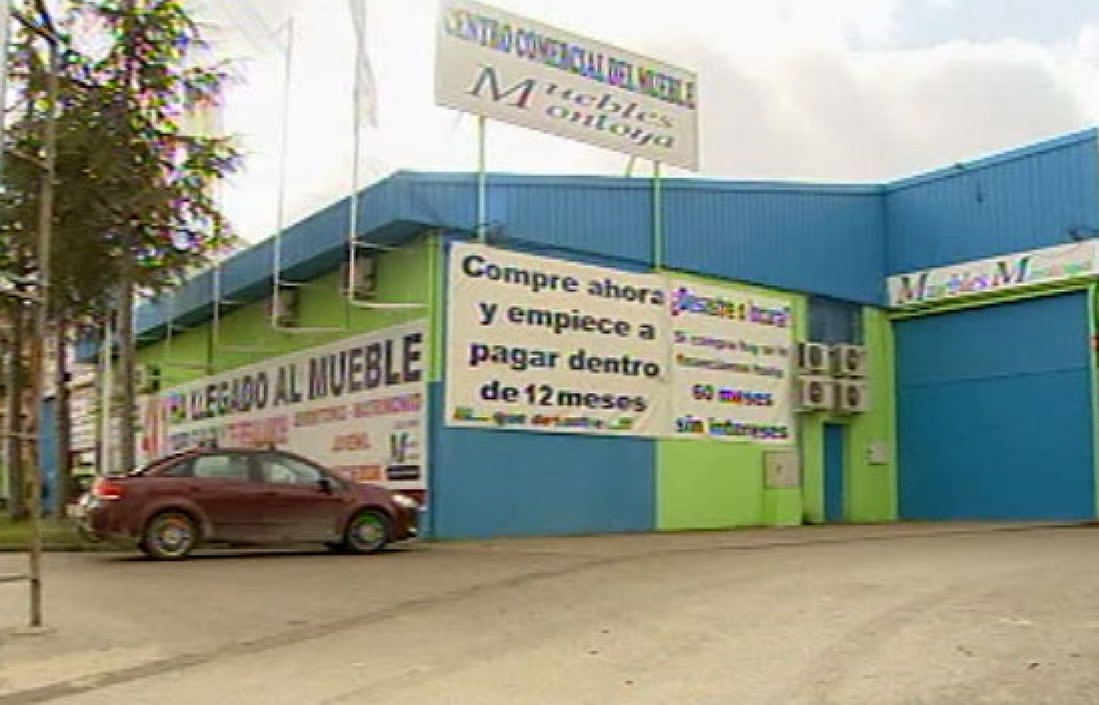 Sin el dinero que adelantaron y sin muebles | Ver