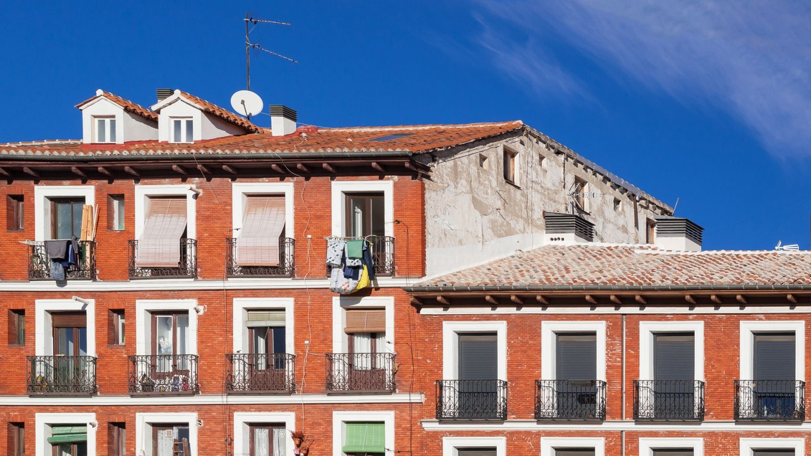 España cuenta con 290.000 viviendas destinadas al alquiler social, según últimos datos del 2019, una cantidad "insuficiente" para la necesidad de vivienda asequible de las familias, según los expertos.