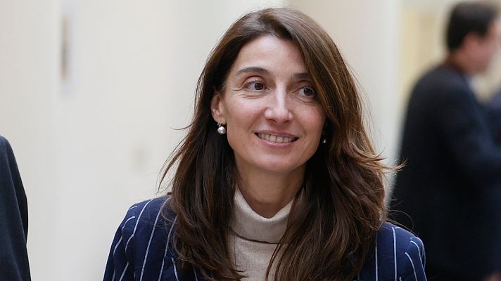 Informativo 24h - Llop niega "desprotección" a las mujeres con el 'sí es sí' y el PP le dice: "Somos los que estamos ayudando a sacar la pata de donde la han metido"