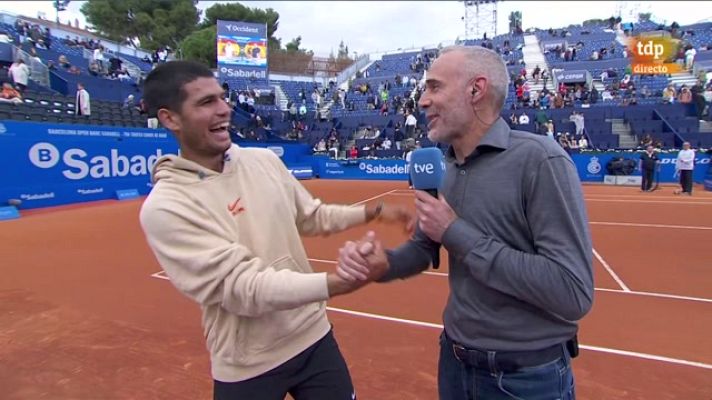  - Alcaraz estrenó una camiseta que no dejó indiferente a nadie, tampoco a Corretja