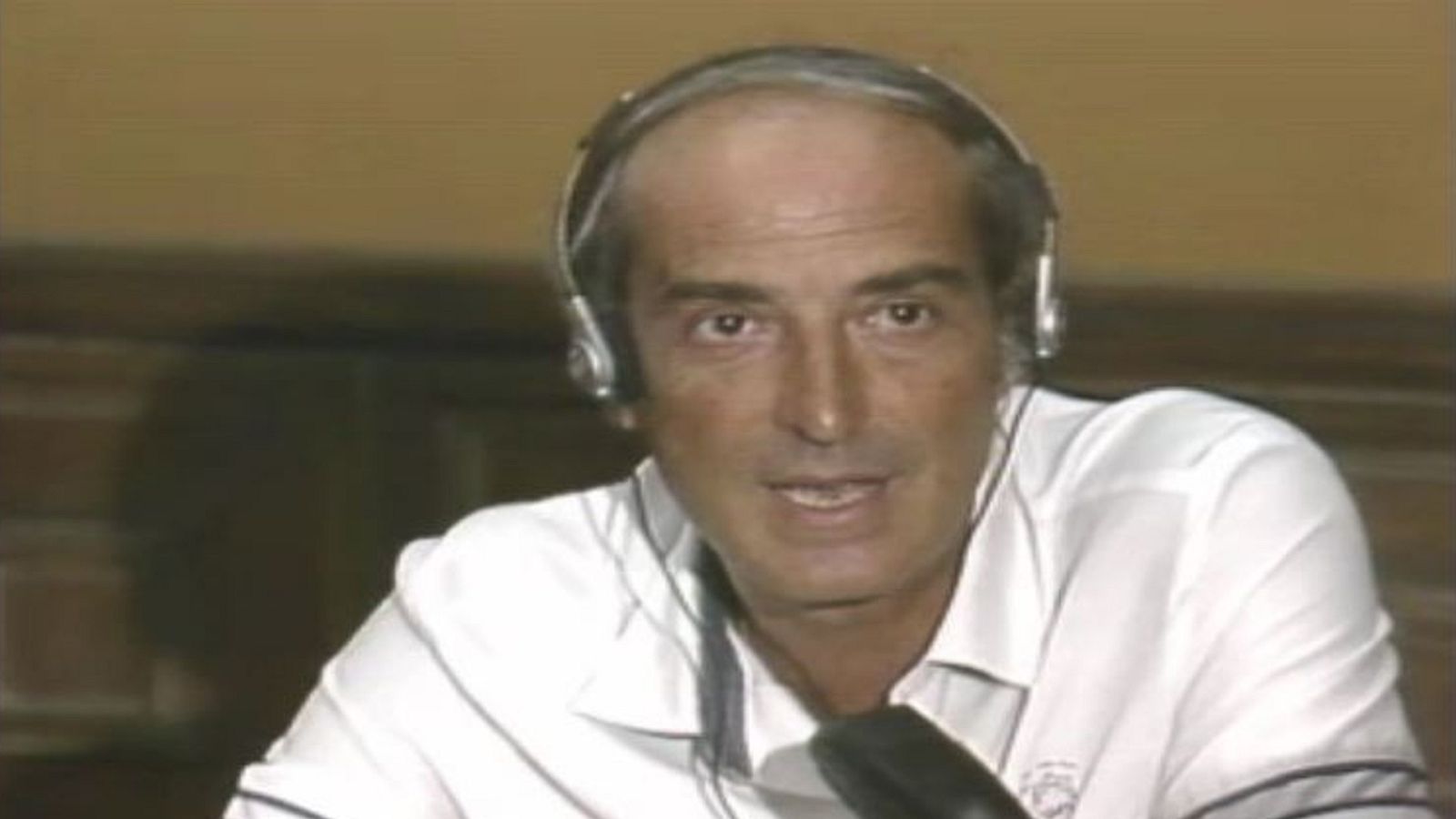 Arxiu TVE Catalunya - Estudis RNE Catalunya i Ràdio 4 - Antoni Serra a 'Mediodía a las cinco'