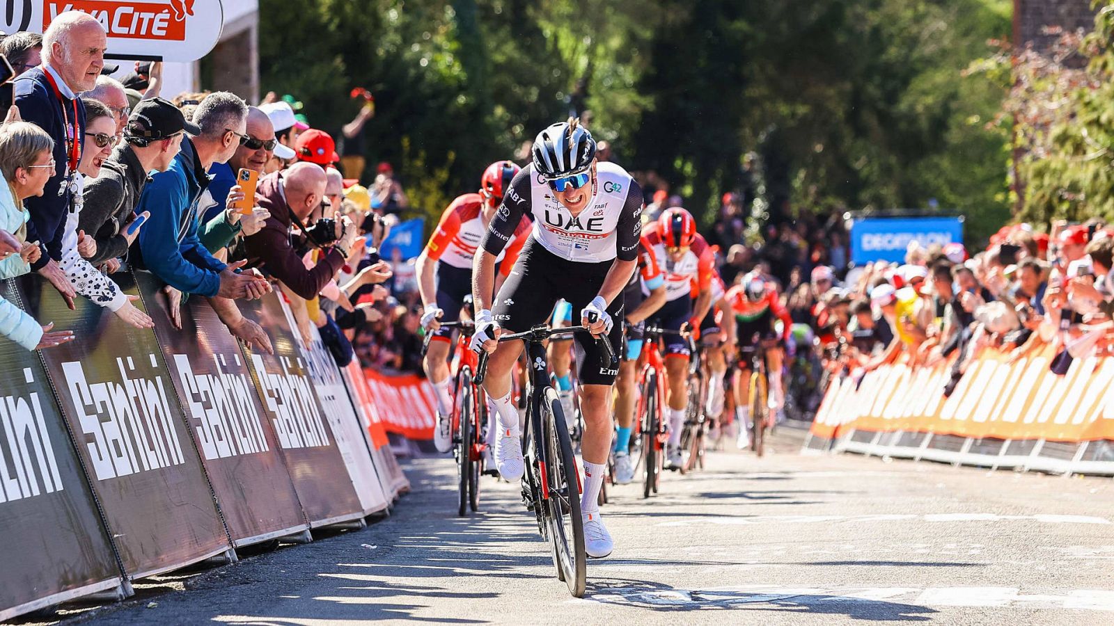 Tadej Pogacar gana la Flecha Valona 2023 - Resumen de la carrera -- Ver ahora