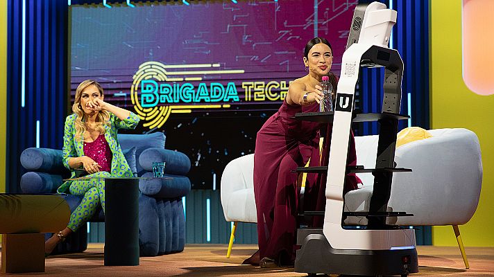Brigada Tech - Blanca Paloma charla con Humi, el robot camarero