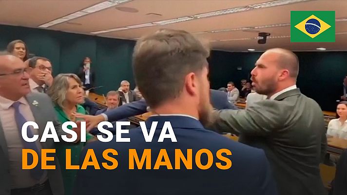 El hijo del expresidente Bolsonaro, a punto de pegar a otro diputado en un debate