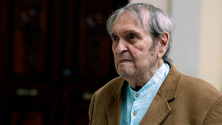 Telediario 1 - El poeta Rafael Cadenas emocionado por recoger el Premio Cervantes