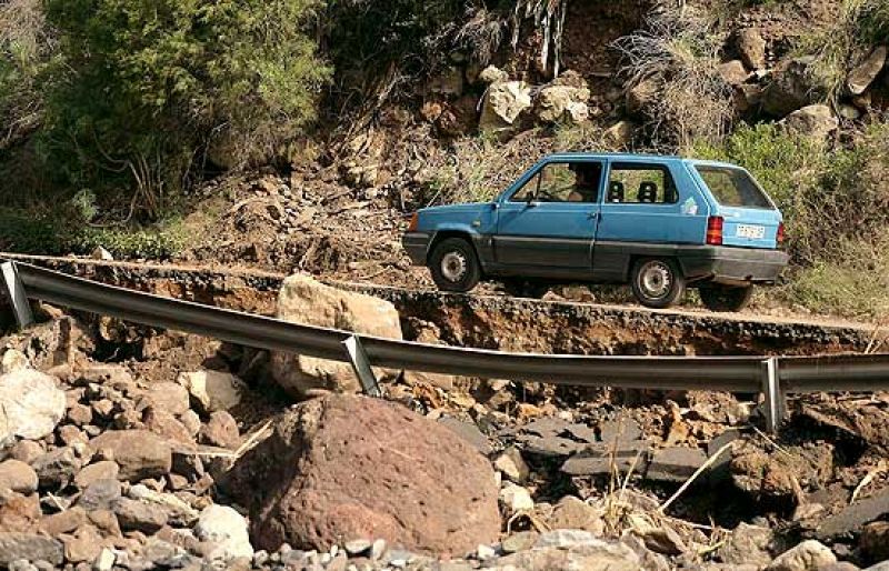  Parte de Canarias continúa sin agua tras el temporal