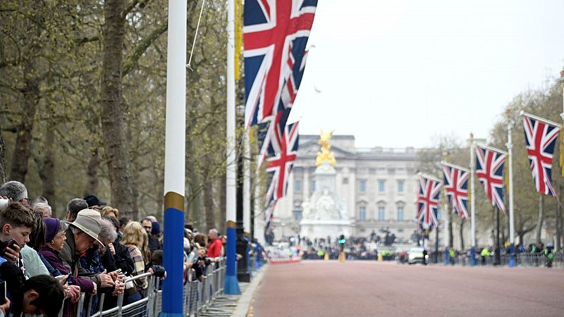 Londres se prepara para la coronación de Carlos III y la maratón