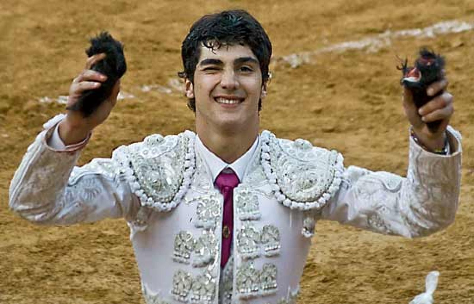 Jairo Miguel mata seis toros en Cáceres | Ver