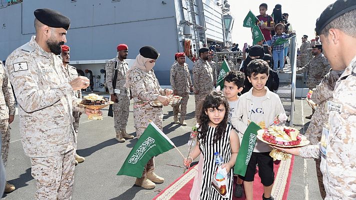 Telediario Fin de Semana - Empiezan las evacuaciones de extranjeros en Sudán, en medio de los combates