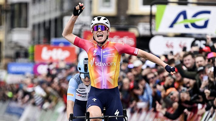 Ciclismo - Resumen de la Lieja Bastoña Lieja femenina 2023: Demi Vollering culmina la gesta con el triplete