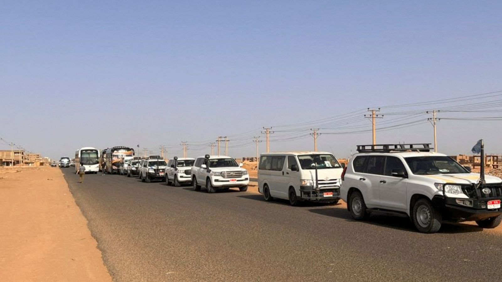 Primeras evacuaciones de occidentales en Sudán