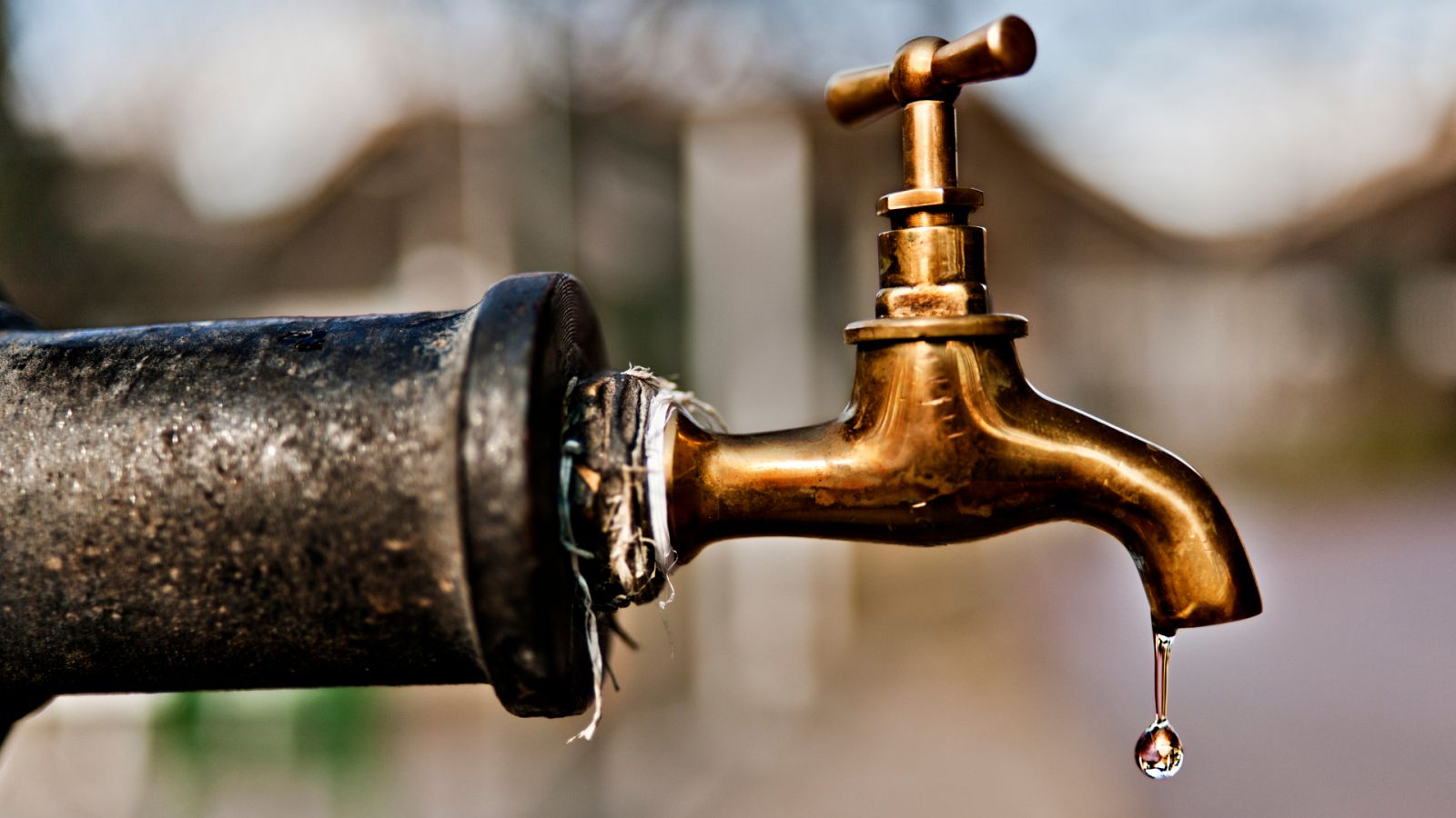 España pierde el 15% del agua suministrada por fugas y mal estado de tuberías