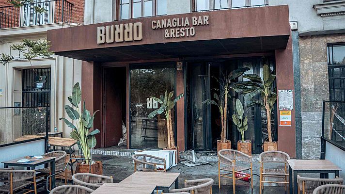 La investigación del incendio en el restaurante se centra en si la decoración cumplía con la normativa