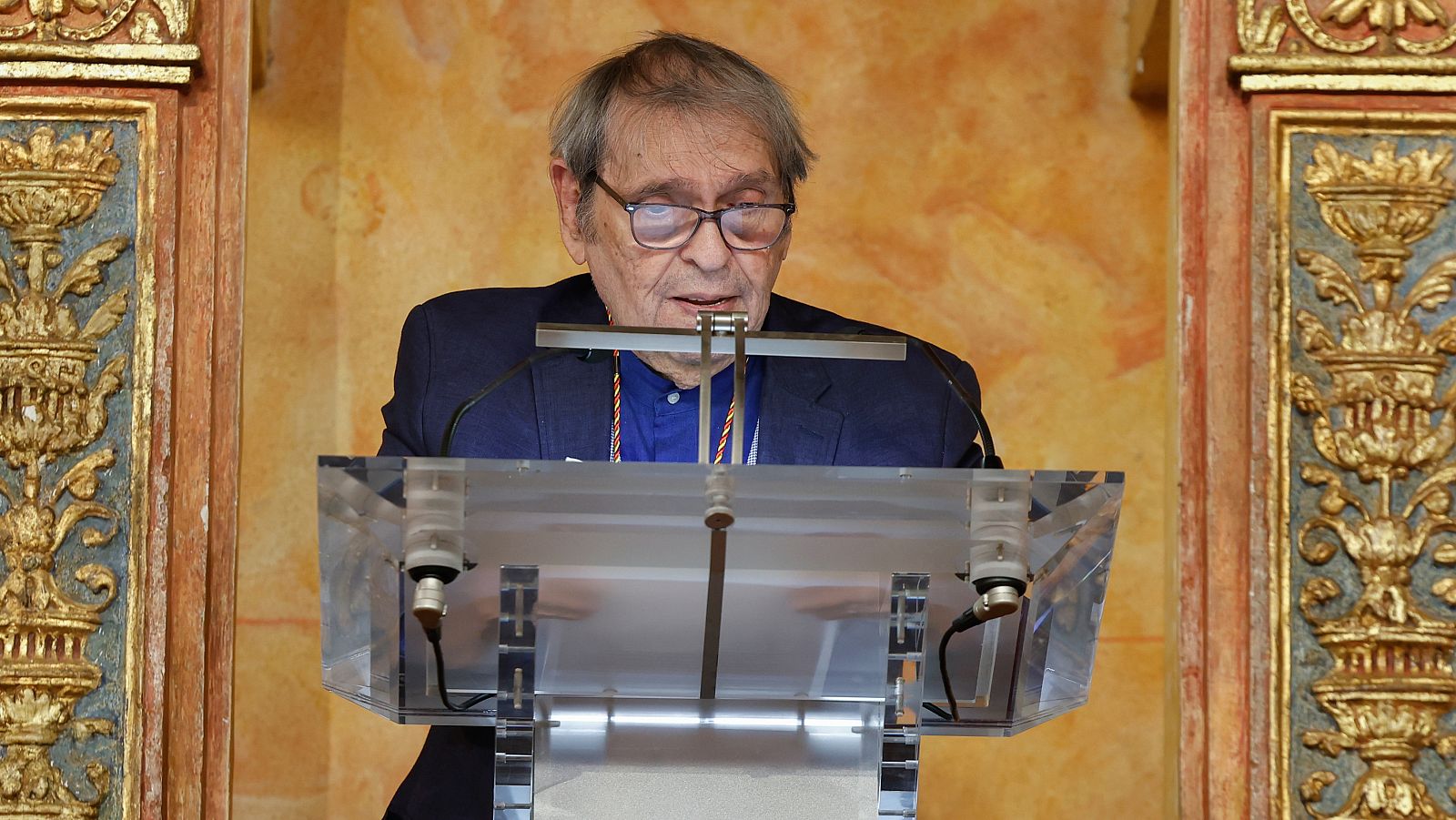 Discurso de Rafael Cadenas, Premio Cervantes 2022: "Es urgente defender la democracia de todo lo que la acecha"