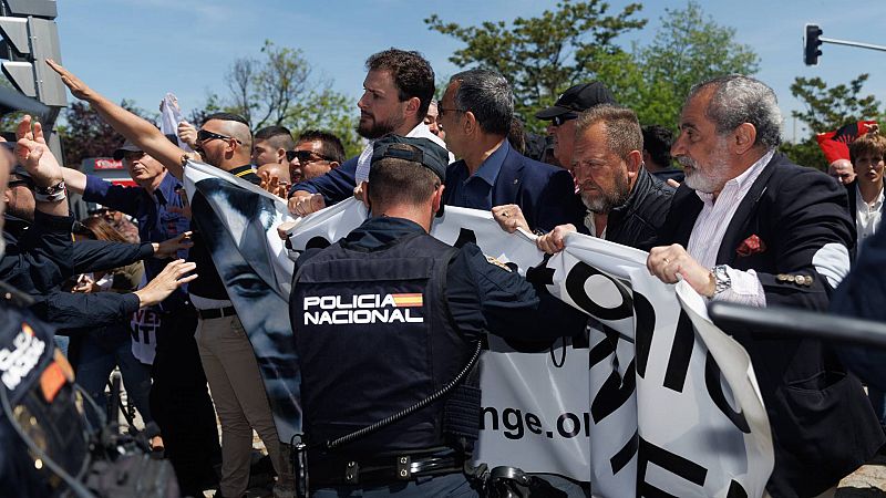 Incidentes a la llegada del féretro de José Antonio Primo de Rivera al cementerio de San Isidro - Ver ahora