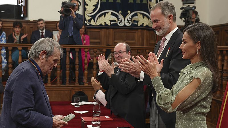 Premio Cervantes 2022 - Rafael Cadenas - ver ahora