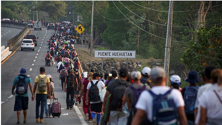 Una caravana de migrantes en México exige justicia para llegar EE.UU.