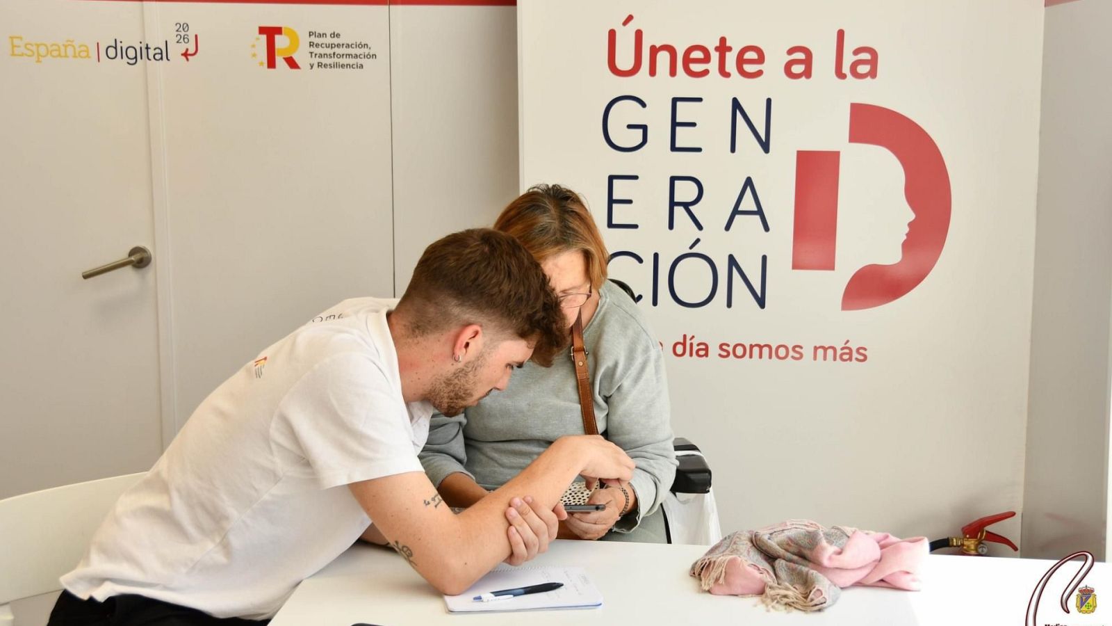 Telexornal Galicia - El autobús de Generación D en Ourense - Ver ahora