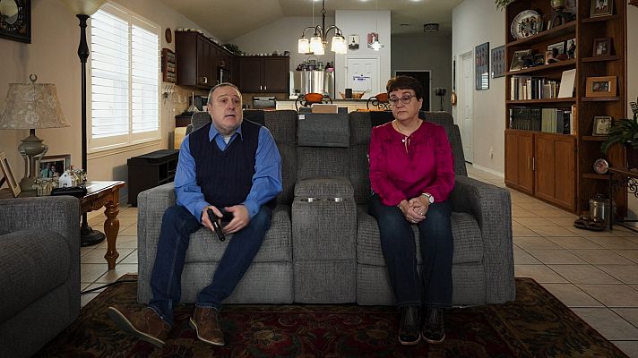 Españoles en la Segunda Guerra Mundial - Luis y Arancha defienden las armas y tienen varias en casa