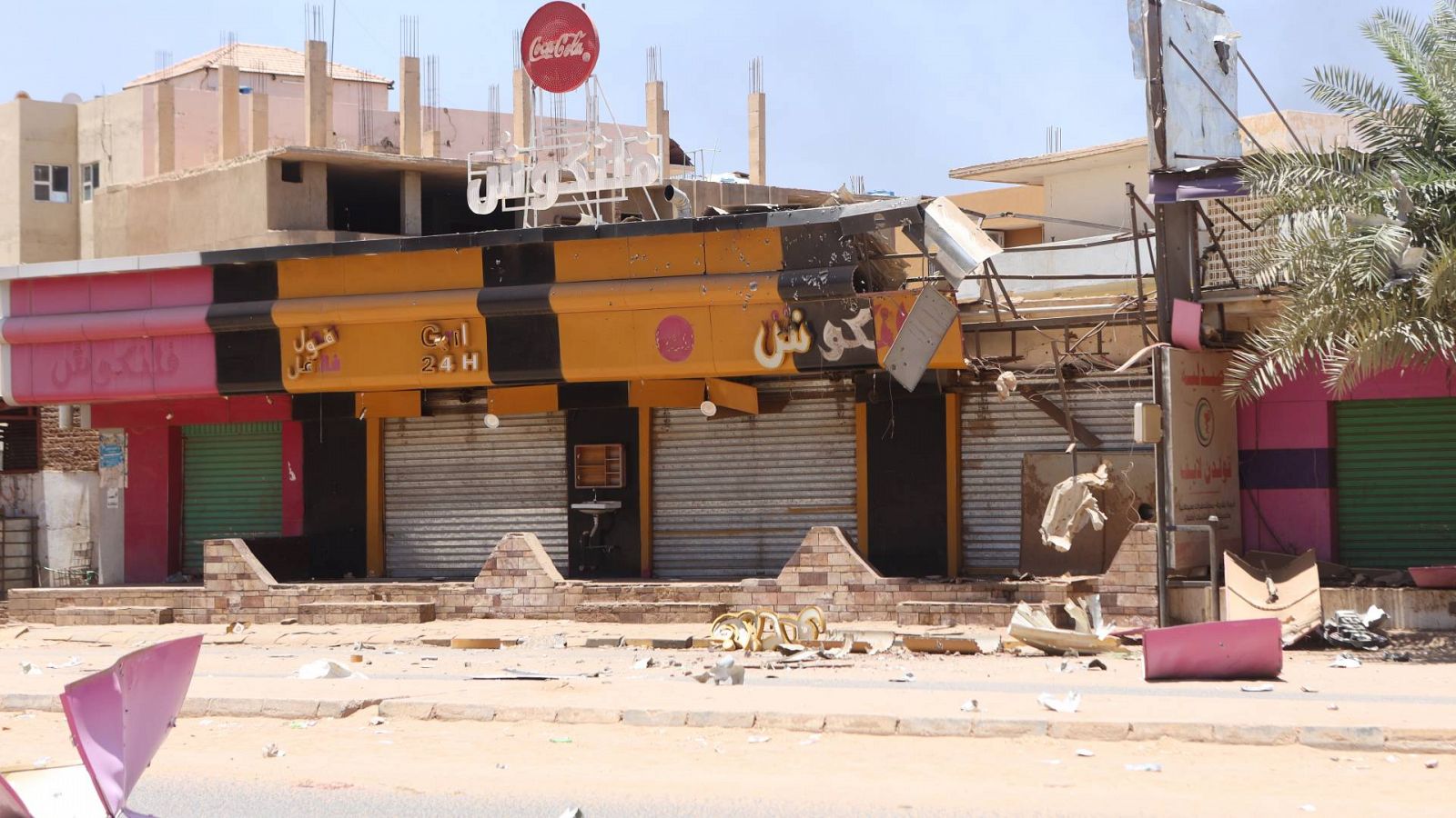 Calles vacías y comercios cerrados en Jartum mientras sigue el alto al fuego de 72 horas en Sudán 