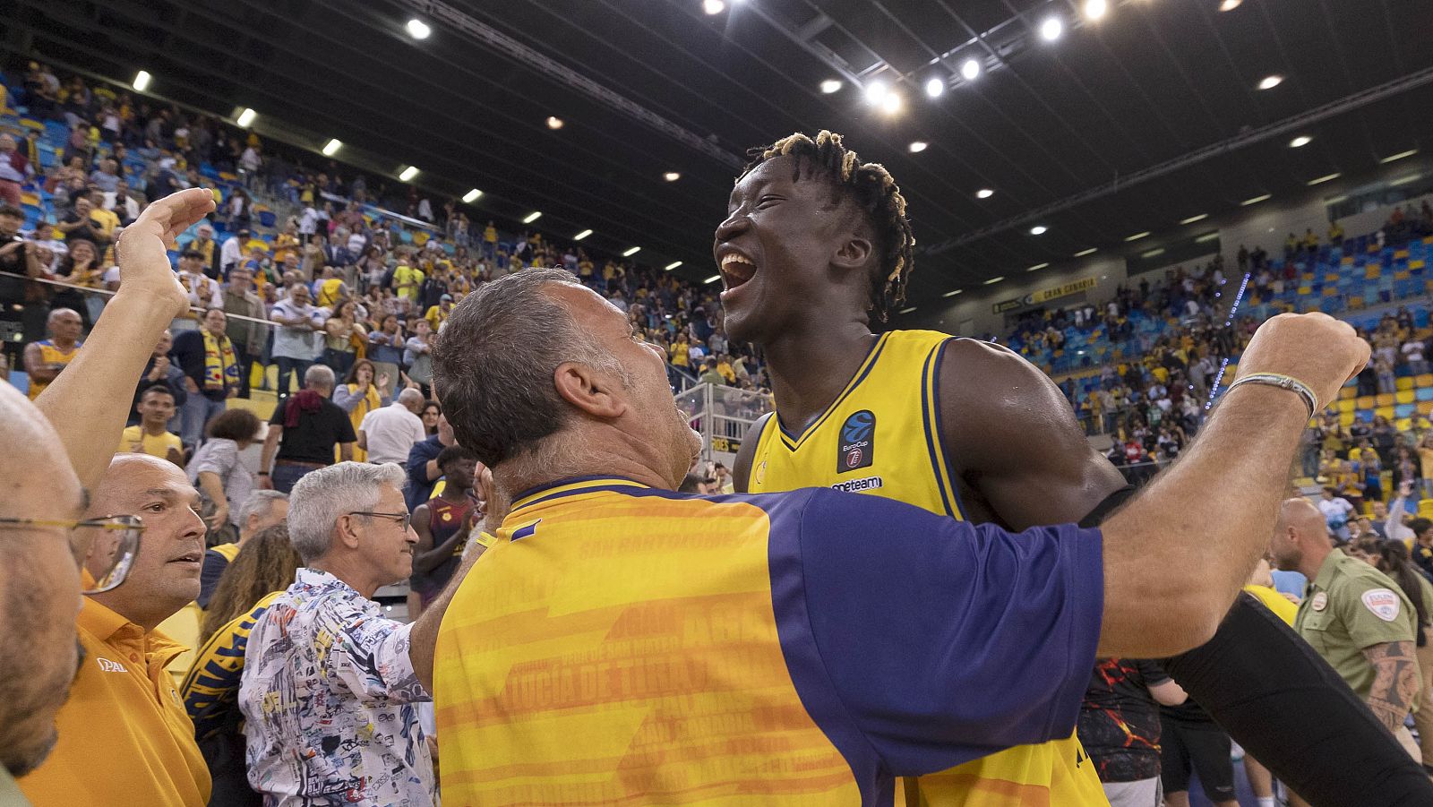 Semifinal Eurocup: fiesta en el Gran Canaria Arena para celebrar el pase a la final - Baloncesto en RTVE | Ver