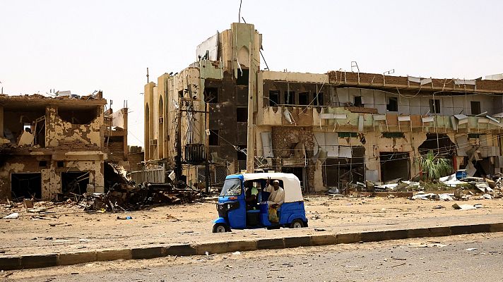 Telediario 1 - Jaled, un niño que estuvo encerrado durante tres días para resistir los combates en Sudán
