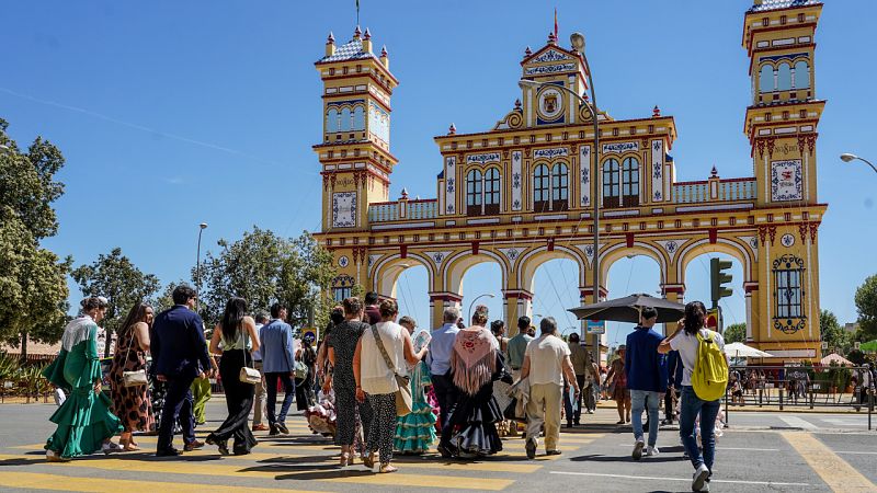 Vídeo: El calor, protagonista en la Feria de Sevilla