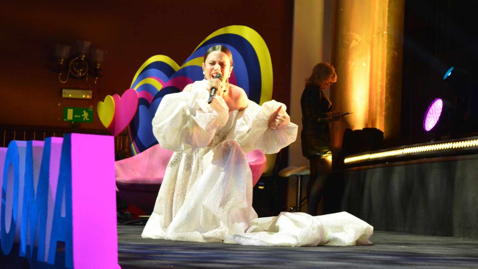 Eurovisión 2023 - Blanca Paloma canta 'Plumas de nácar' en el concierto de su despedida