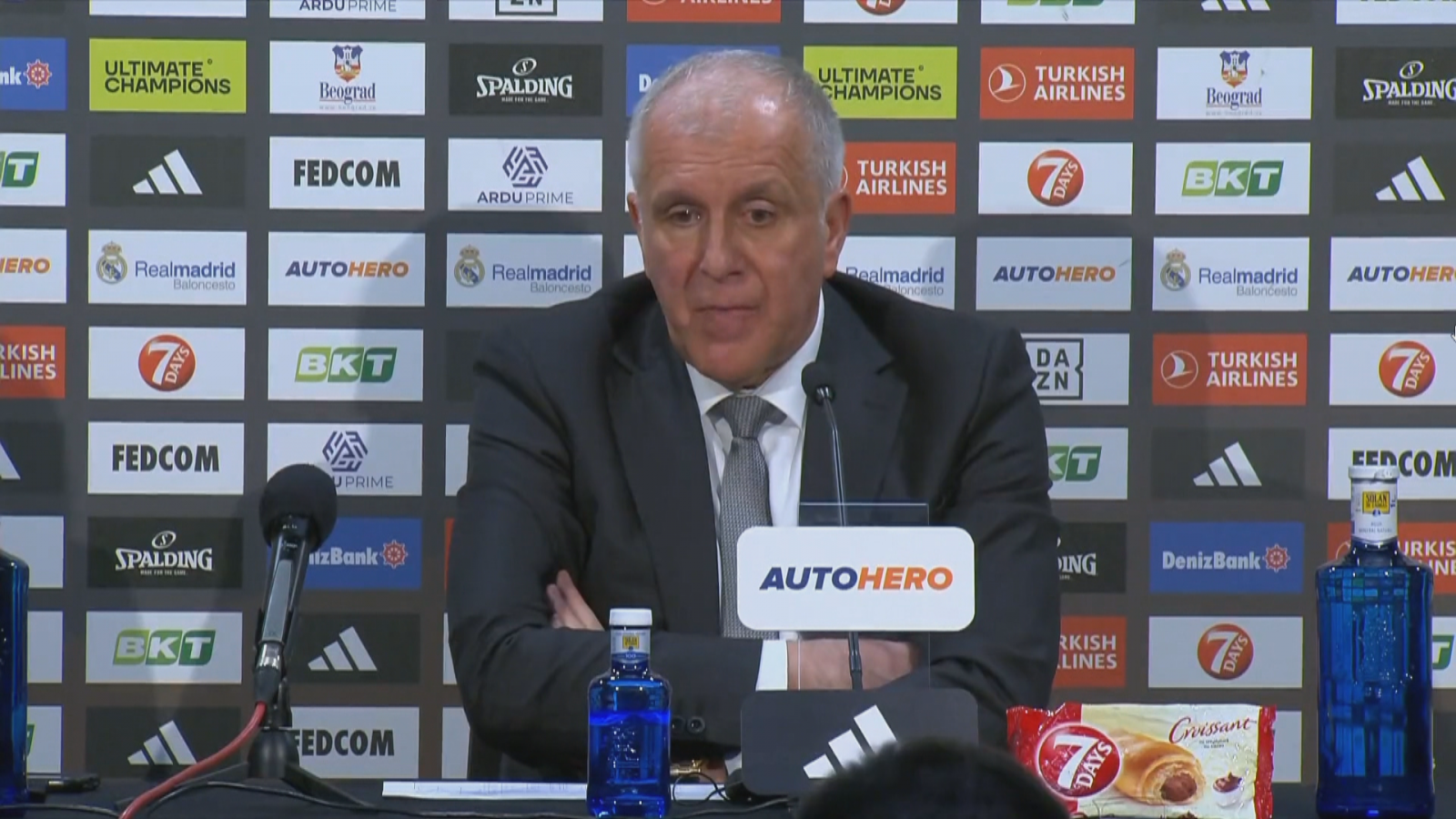 Obradovic: "Voy a intentar calmar a la gente en Belgrado" - ver ahora