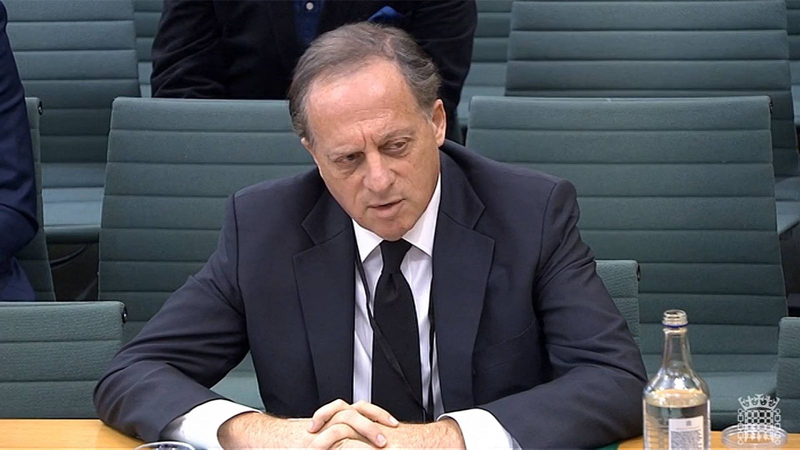 Dimite el presidente de la BBC por facilitar un préstamo a Boris Johnson cuando era primer ministro - Ver ahora
